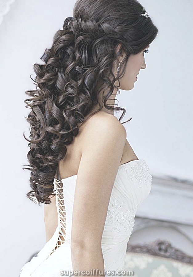 22 coiffures de mariage les plus élégants pour les cheveux longs