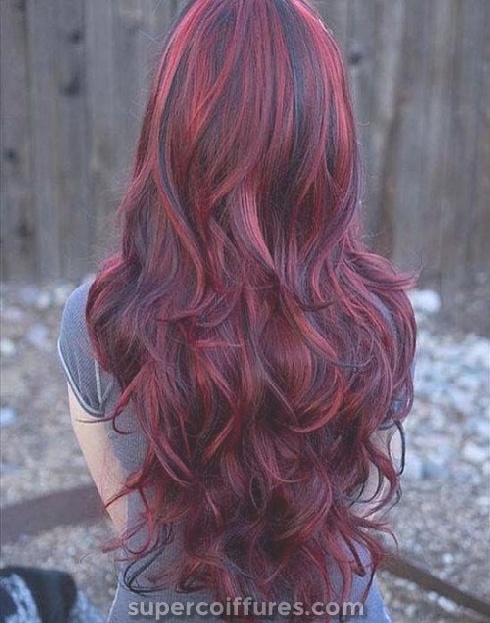 50 idées de couleur de cheveux roux avec des reflets