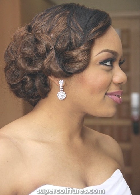 28 coiffures de mariage noir pour une apparence élégante