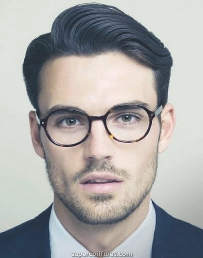 22 coiffures pour hommes avec des lunettes pour un look cool et élégant