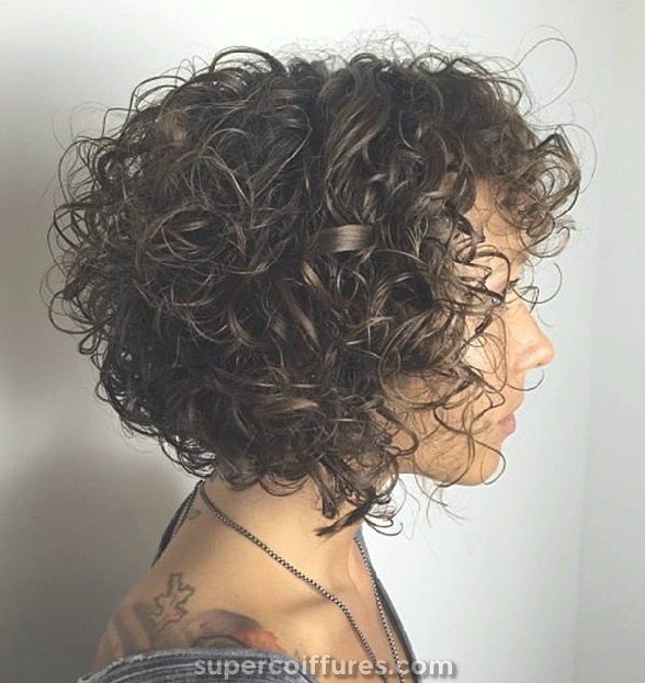81 superbes coiffures frisées pour 2019 - coiffures frisées courtes, moyennes et longues