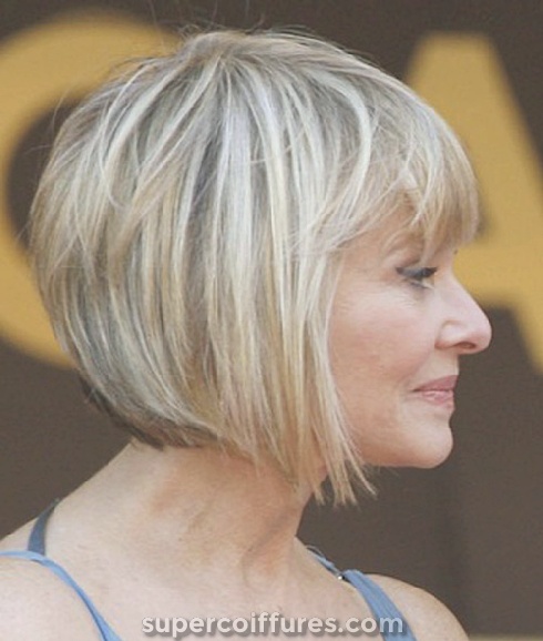 25 magnifiques coiffures courtes pour les femmes de plus de 50 ans