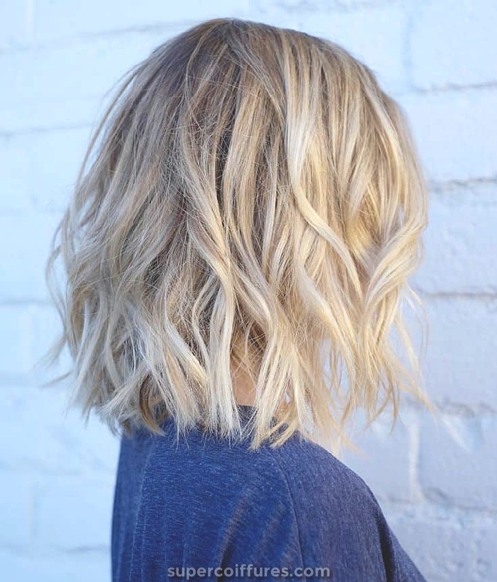 30 idées de cheveux blonds sales pour que les femmes soient attrayantes