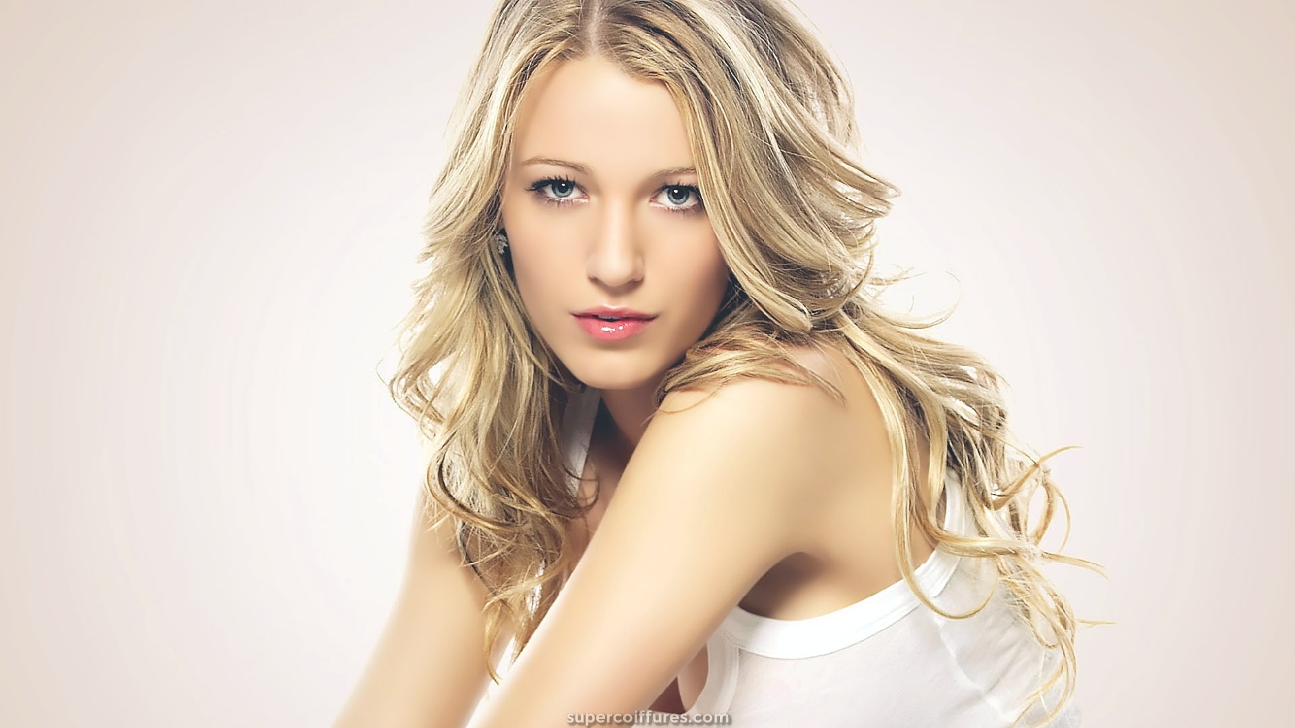 20 nuances les plus chaudes de cheveux blonds pour les femmes élégantes