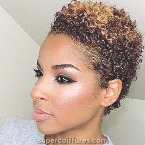 50 splendides coiffures courtes pour les femmes noires