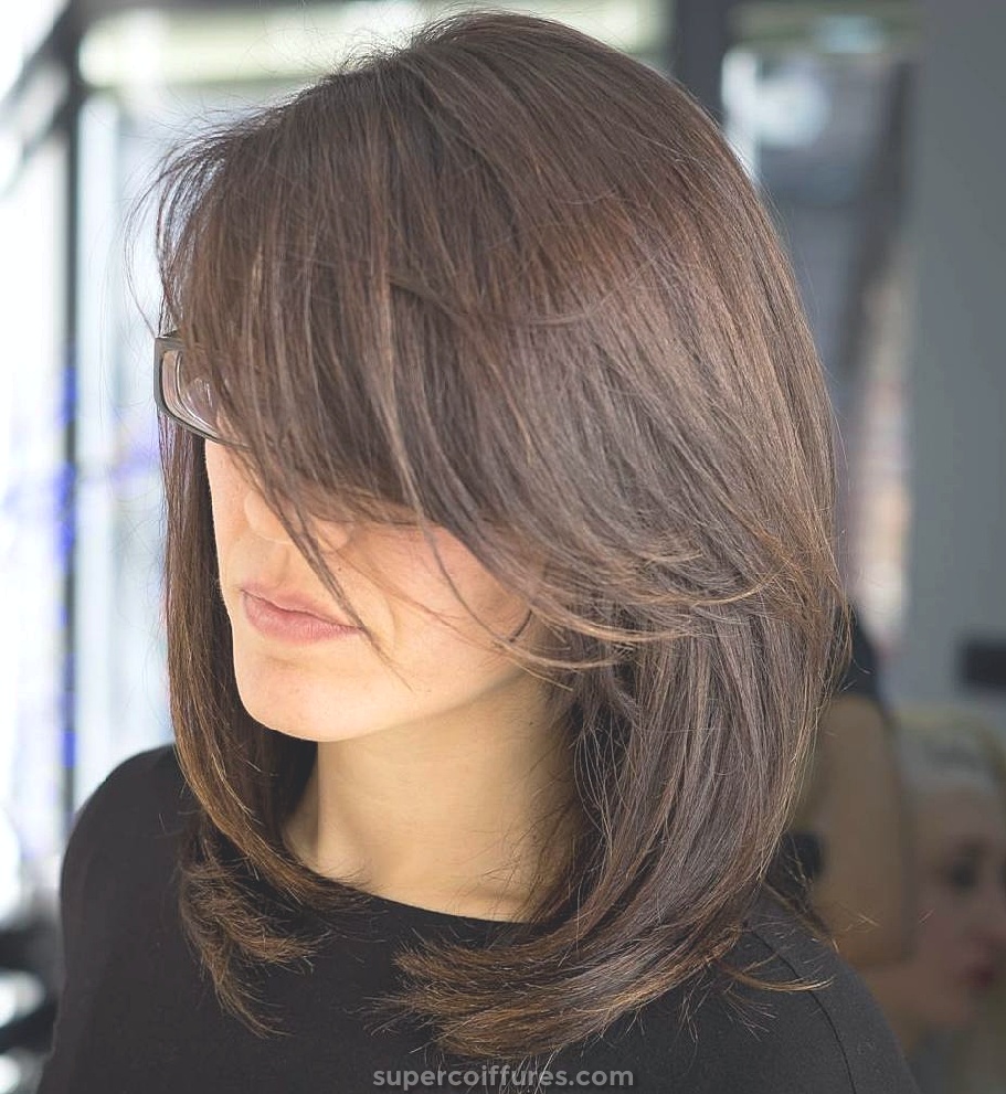 20 styles de coiffure à essayer avec franges latérales pour femmes