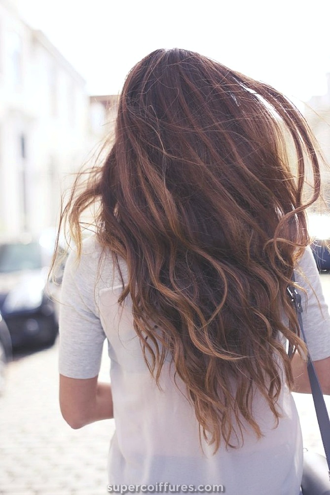 30 coiffures longues simples pour les femmes à regarder superbe