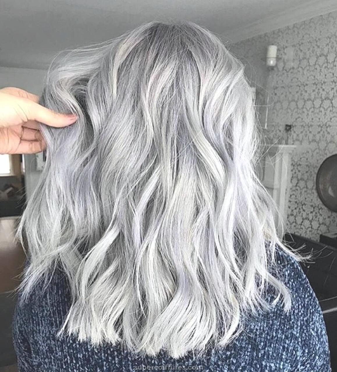 25 couleurs de cheveux argentés qui sont absolument magnifiques