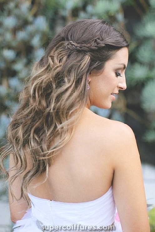 15 coiffures de mariage d'été pour les femmes à l'air chaud
