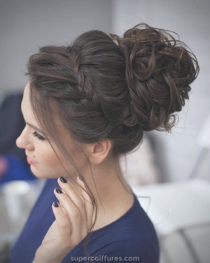 20 des plus belles coupes de cheveux Updo pour les femmes magnifiques