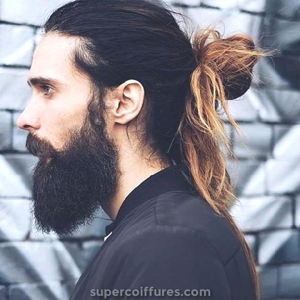 117 coiffures longues cool pour les hommes