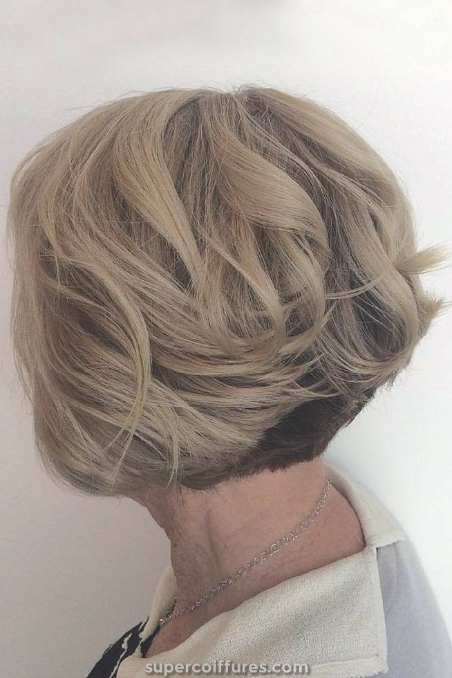 30 coiffures faciles pour les femmes de plus de 50 ans