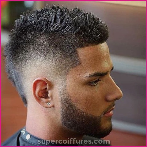 les-coiffures-mohawk-les-plus-originales-pour-oser-un-look-audacieux1710552628 Les coiffures Mohawk les plus originales pour oser un look audacieux